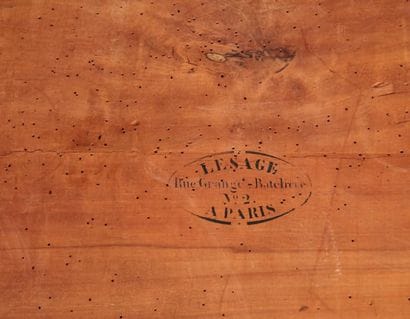 BUREAU PLAT en acajou et placage d'acajou...