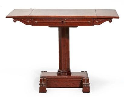 TABLE À VOLETS en acajou et placage d'acajou...