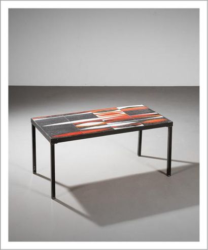ROGER CAPRON (1920-2006)
Table basse à décor...