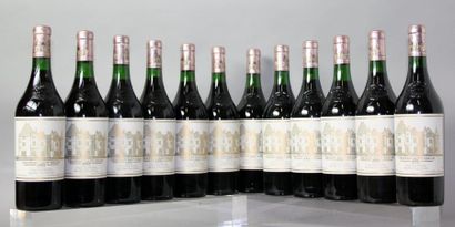 12 BOUTEILLES CHÂTEAU HAUT BRION 1er GCC...