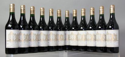 12 BOUTEILLES CHÂTEAU HAUT BRION 1er GCC...