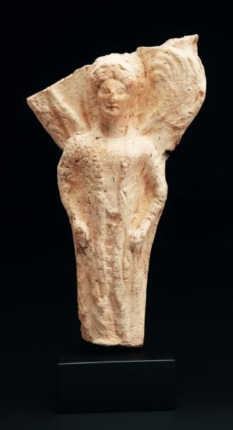 Statuette plate représentant une Victoire...