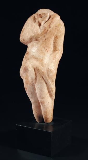 Statuette acéphale, provenant d'un groupe,...