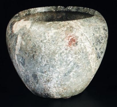 ÉGYPTE
Vase à fond plat et à haute paroi...