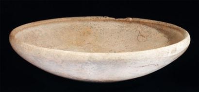 ÉGYPTE
Grande coupe circulaire à lèvre moulurée...