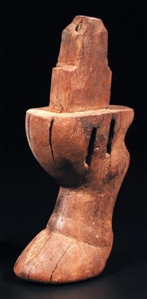 ÉGYPTE
Pied de meuble (probablement d'un...