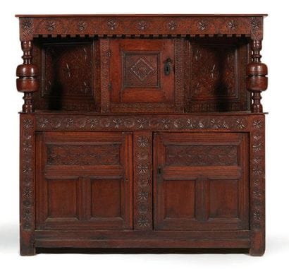 MEUBLE DRESSOIR en chêne avec corps supérieur...