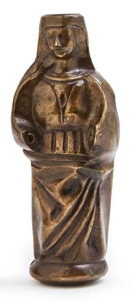 STATUETTE DE FEMME en bronze à patine brune,...