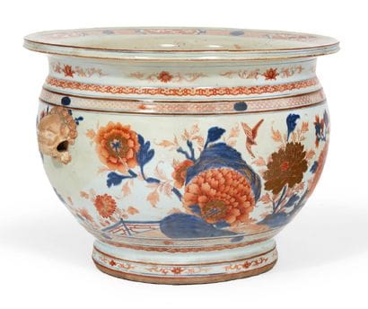 BASSIN en porcelaine à décor Imari d'oiseaux...