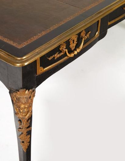 BUREAU PLAT en poirier et placage de fruitier...