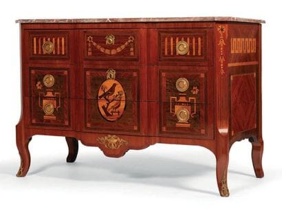 COMMODE À RESSAUT en bois de placage et marqueterie...