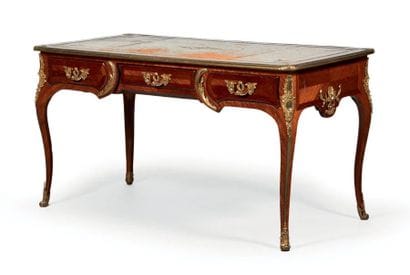 BUREAU PLAT de forme rectangulaire en placage...