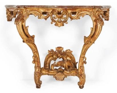 CONSOLE D'APPLIQUE en bois sculpté, ajouré...