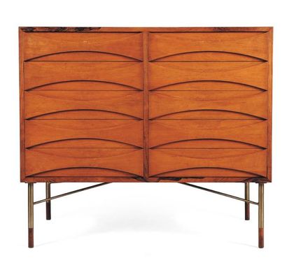 ARNE VODDER (1926-2009)
Commode à dix tiroirs....