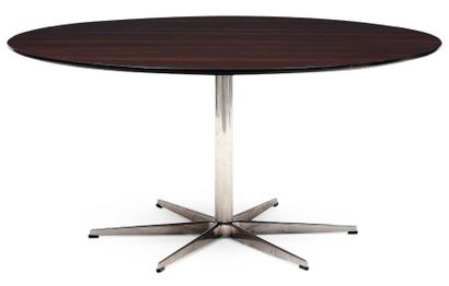 ARNE JACOBSEN (1902-1971)
Table salle à manger....