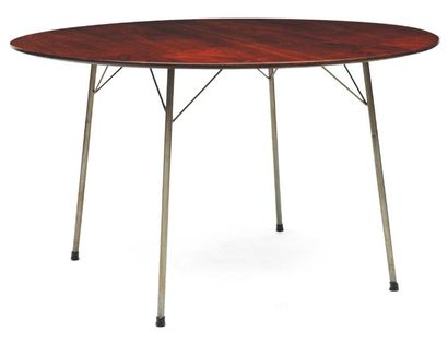 ARNE JACOBSEN (1902-1971)
Table salle à manger....