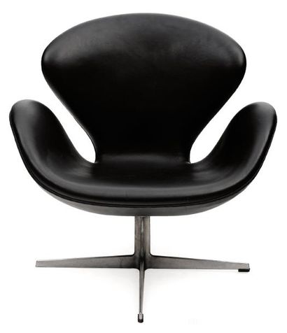 ARNE JACOBSEN (1902-1971)
Fauteuil 