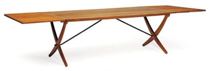 HANS J. WEGNER (1914-2007)
Table. Plateau...