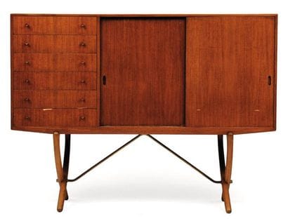 HANS J. WEGNER (1914-2007)
Buffet crédence....