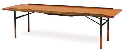 FINN JUHL (1912-1989)
Table basse ou banc....