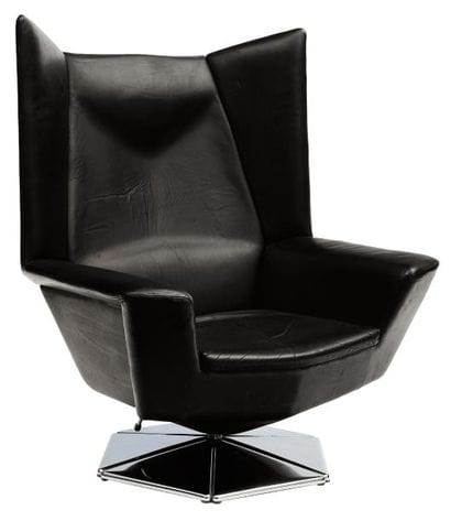 VOITTO HAAPALAINEN ET MARTELA OYJ
Fauteuil...