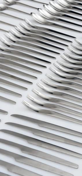 ARNE JACOBSEN (1902-1971)
Menagère composée...