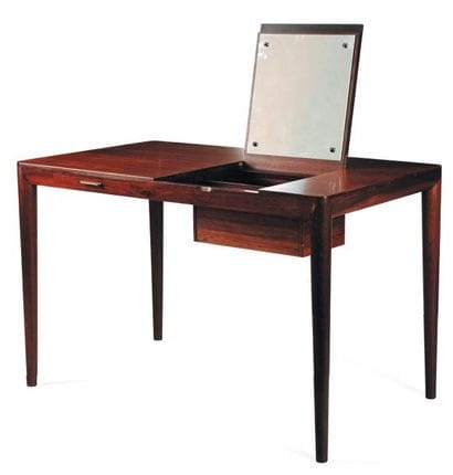 SEVERIN HANSEN JR
Coiffeuse. Palissandre....