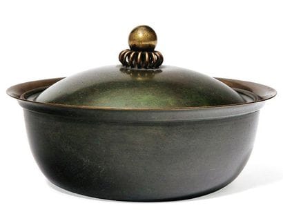 JUST ANDERSEN (1884-1943)
Pot et son couvercle....