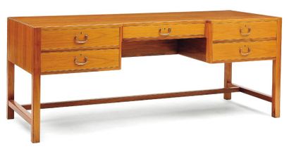 JOSEF FRANK (1885-1967)
Bureau. Acajou blond...