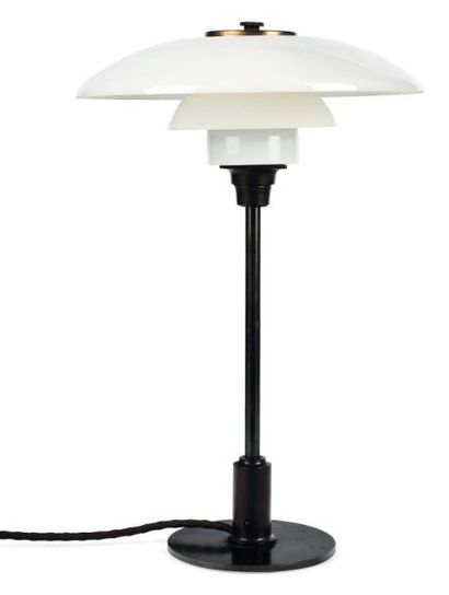 POUL HENNINGSEN (1894-1967)
Lampe de table...