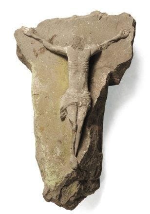Christ en pierre calcaire sculpté en hautrelief....