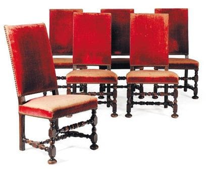 Belle suite de six chaises en noyer tourné,...