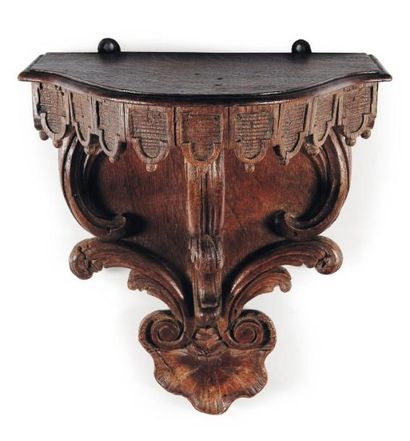 Console d'applique en chêne sculpté de feuillages,...