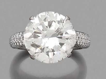 LEYSEN. (ATTRIBUÉ À)
BAGUE en or gris 18K...
