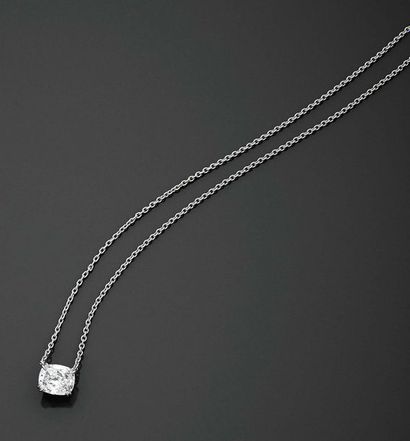 HARRY WINSTON
COLLIER en platine, orné d'un...