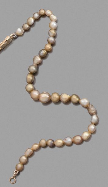 BRACELET DE PERLES BAROQUES en camaieu de...