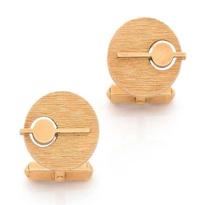 PAIRE DE BOUTONS DE MANCHETTES en or 18K...