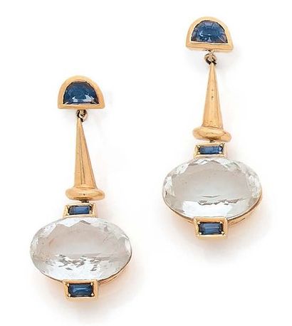 PAIRE DE PENDANTS D'OREILLES en or 18K (750)...