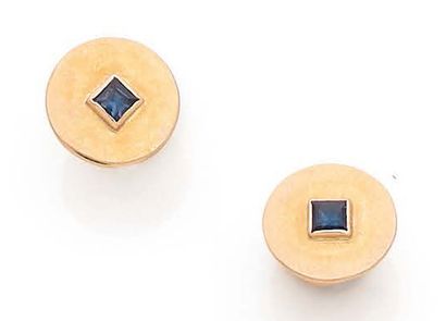 SUITE DE DEUX PAIRES DE BOUCLES D'OREILLES...