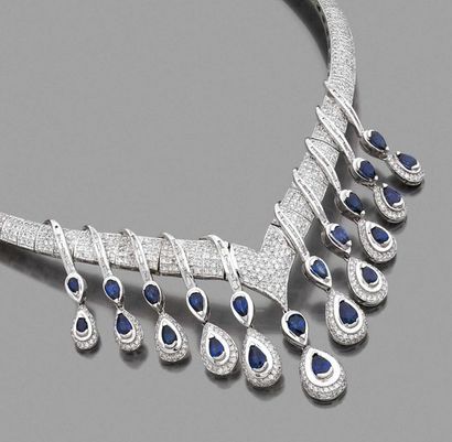 COLLIER ARTICULÉ en or gris 18K (750), le...