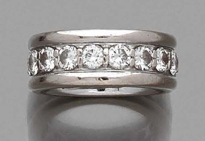 ALLIANCE en or gris 18K (750), sertie de...