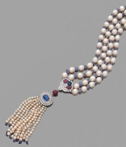 COLLIER DE DEUX RANGS DE PERLES DE CULTURE...
