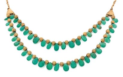 COLLIER de petites perles polyédriques en...