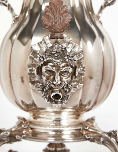 SUITE DE QUATRE SALERONS EN ARGENT ET LEURS...