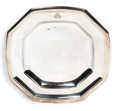 PLAT DE PRESENTATION EN ARGENT 800°/°° à...