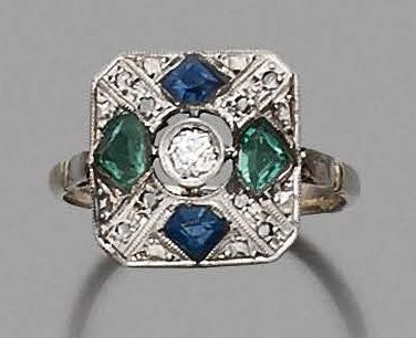 BAGUE en or gris 18K (750) et platine, chaton...