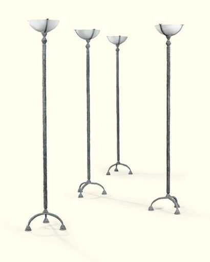 LOUIS CANE NÉ EN 1943

Quatre lampadaires,...