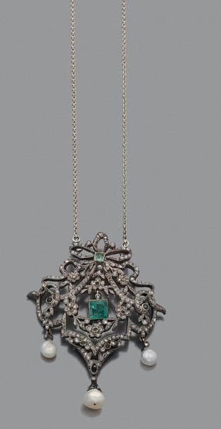 BROCHE-PENDENTIF fleuron en or 18K (750)...