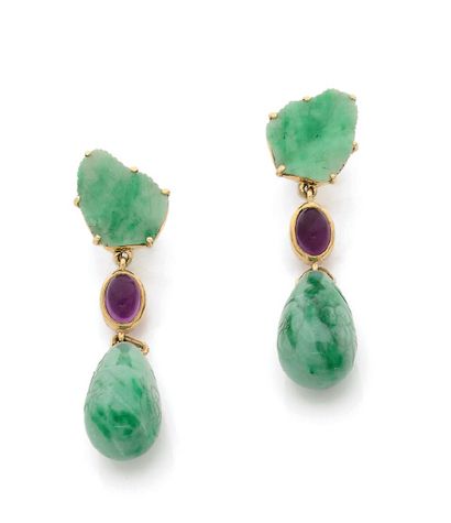 PAIRE DE PENDANTS D'OREILLES en or jaune...