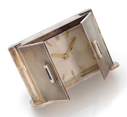ANONYME, vers 1930
Pendulette en argent (925)...